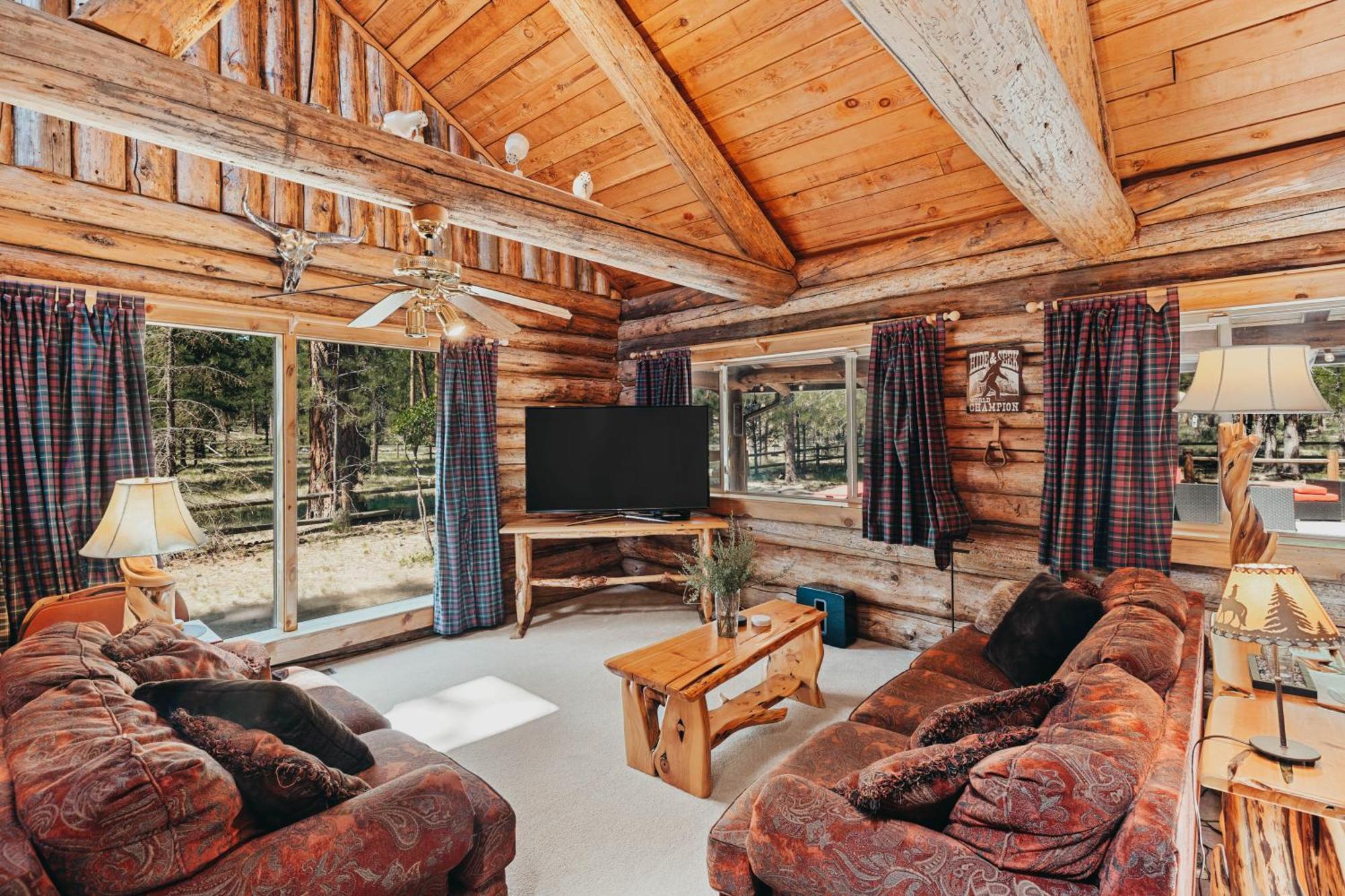 Beautiful Log Home Outside Of Sisters Exterior photo